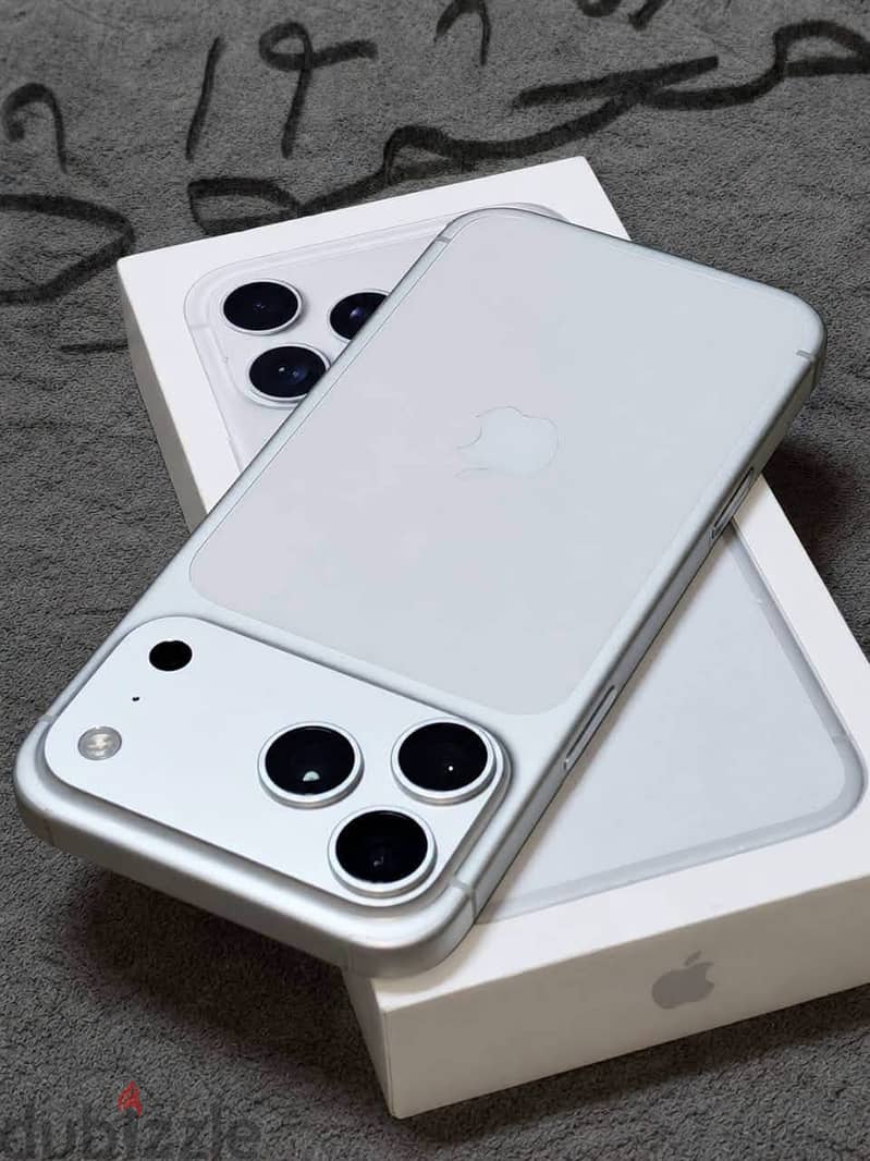 Apple - iPhone 17 Pro Max 4