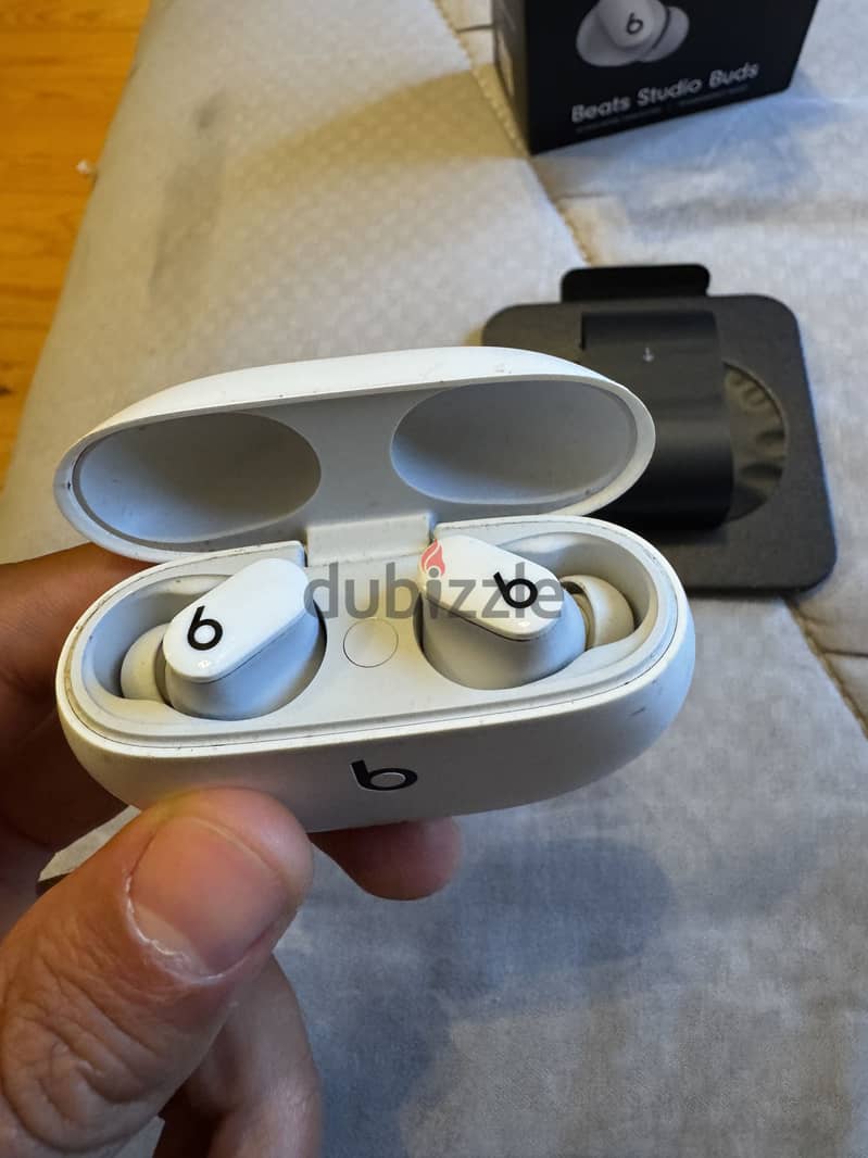 Beats Studio buds 4