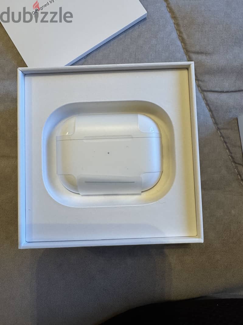 Airpods Pro 2 - Type C (wireless charging case) 3