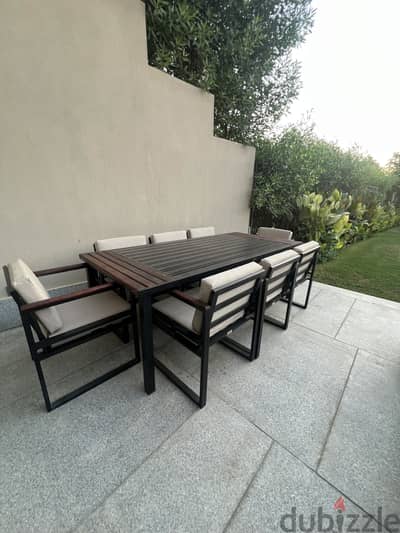 Outdoor dining set - طقم سفرة