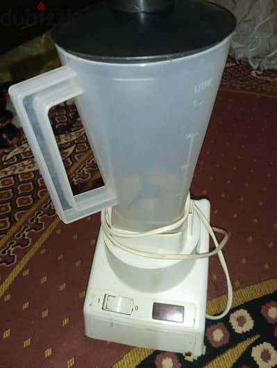 خلاط  منولكس بحاله جيده  شفشق سيلكون غير قابل للكسر