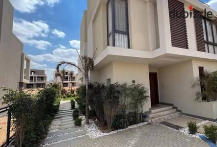 تاون هاوس جاهز للسكن في جولف اكسنتشن من بالم هيلز