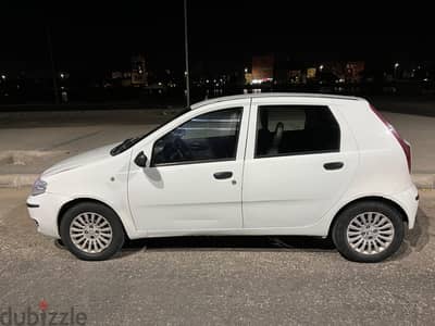 فيات بونتو 2012 Fiat Punto 2012