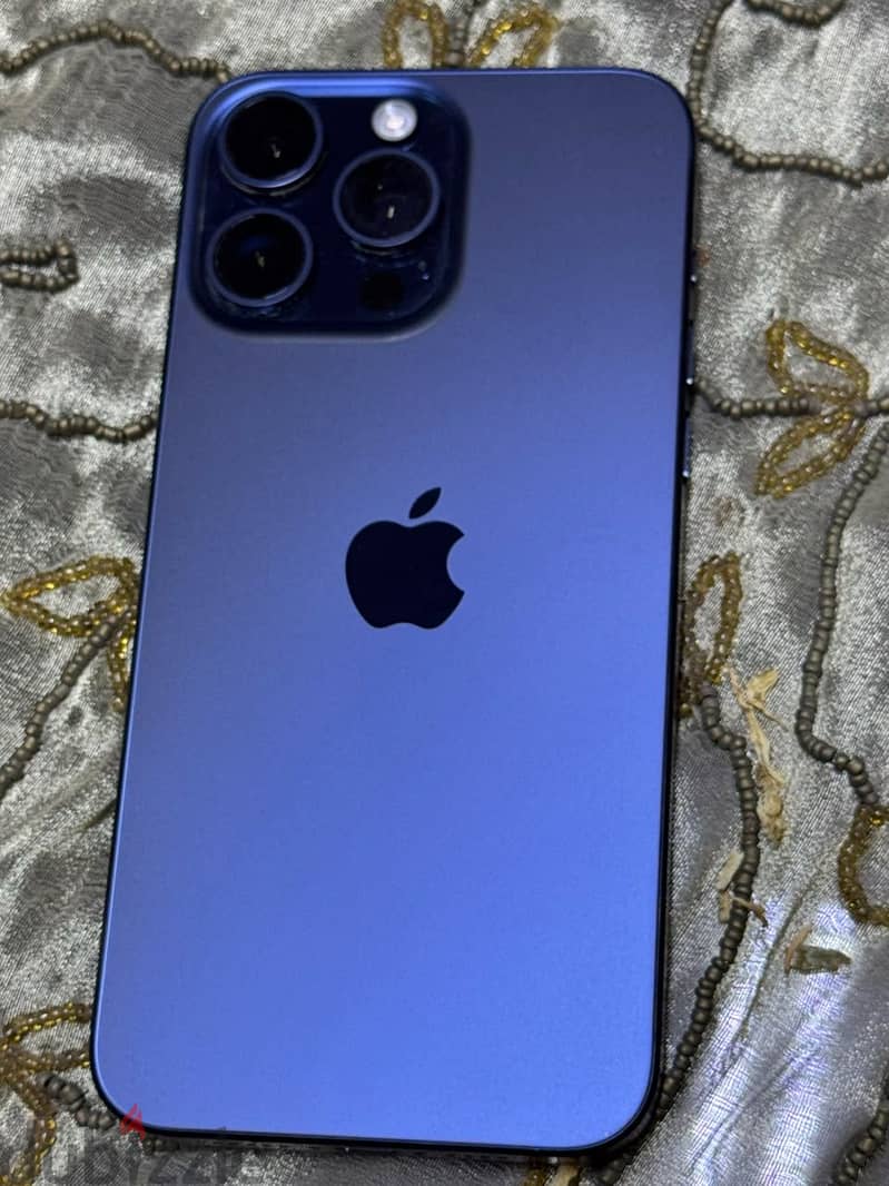 Apple - iPhone 15 Pro Max 3