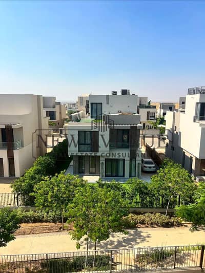 Under Market Price resale villa  Standalone at Sodic east very prime location ready to move open view