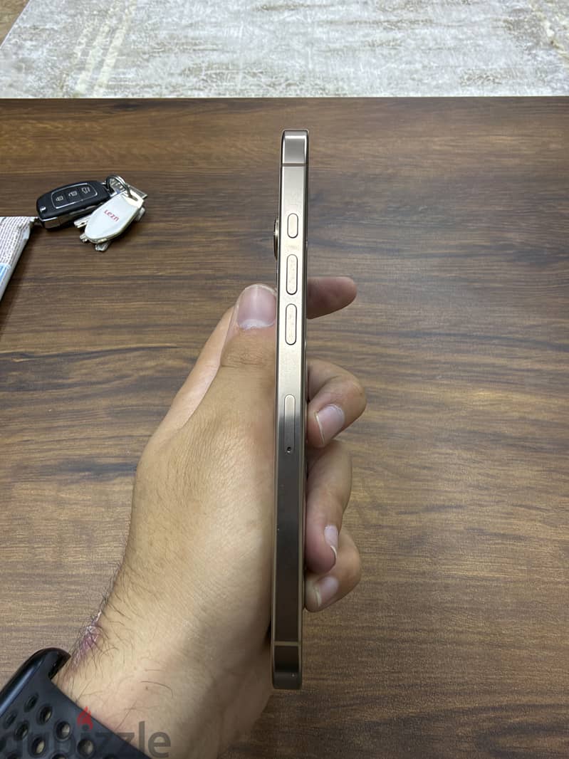 Apple - iPhone 16 Pro Max 5