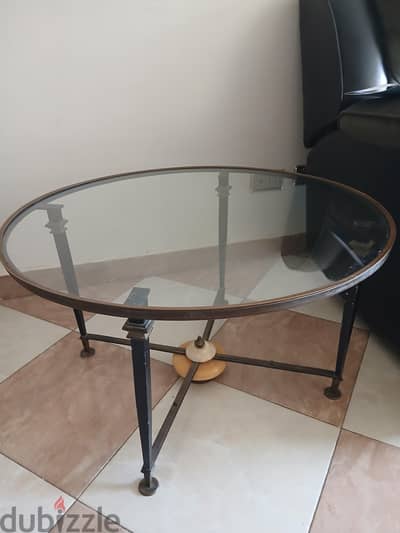 ٠طربيزه نحاس وبرواز
