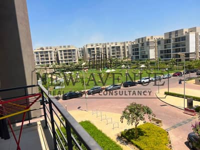 Fully finished apartment 3 bedrooms ready to move very prime location in Fifth Square marasem in north 90 st