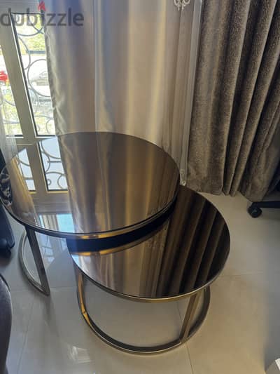 4 Center and side tables