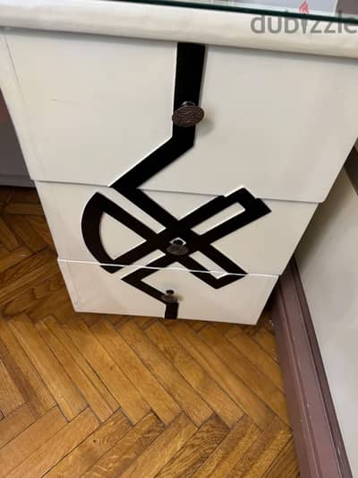 مكتب للبيع