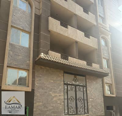 For a quick sale in Al Abraj Compound, an apartment of 115 sqm.