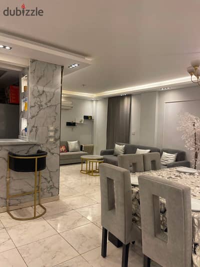 A furnished serviced apartment for rent in Al Rehab City (Greater Cairo, First Settlement, Al Rehab 2). It is close to all amenities and restaurants yet situated in a quiet area with a wonderful view of the gardens.