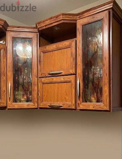 مطبخ خشمنيوم للبيع بحالة ممتازة  بحالة ممتازة