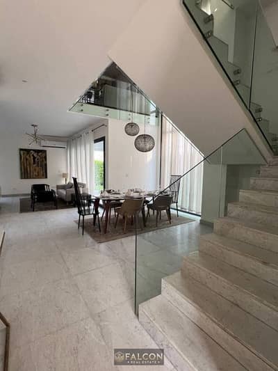 شقه دوبلكس 4 غرف بجاردن تشطيب VIP استلام فوري لوكيشن مميز بجوار Madinaty . Mountain View iCity New Cairo . Sarai .