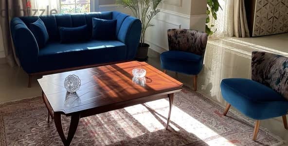 Sofa & 2 chairs