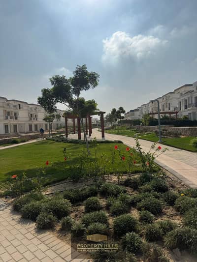 A unique opportunity to own a villa within a fully integrated residential community in the heart of 6 October, with open spaces and distinctive views of the landscape, fully ready for inspection and delivery.