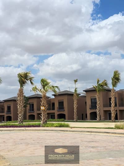 توين هاوس بموقع استثنائي في Village West الشيخ زايد، بجوار Cairo Gate من إعمار وRoyal City وعلى دقائق من أركان بلازا وإيتابا.