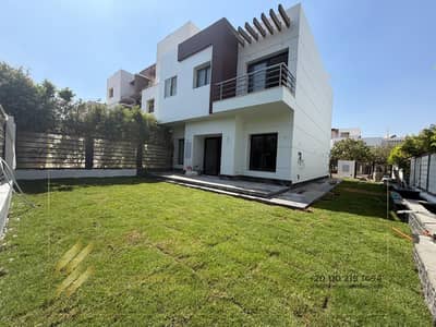 town house for rent in Hyde park    ultra super lux  kitchen & Acs  heaters   shutters
