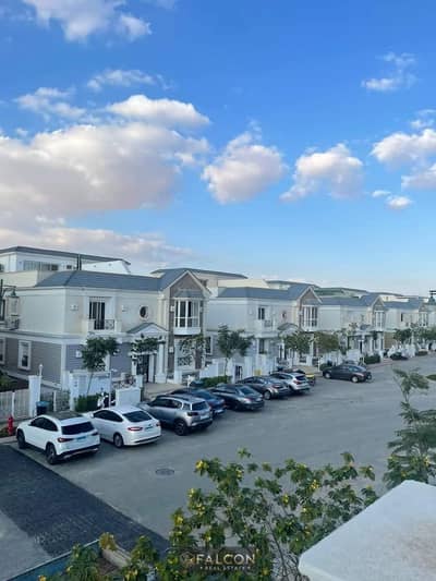 بخصم 20% استلم فوري i Villa جاردن جاهزه للمعيشه و  متشطبه بالكامل بجوار مكتب النائب العام و بوابه الرحاب 1 في ماونتن فيو 1