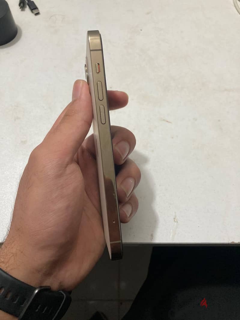 Iphone 12 pro for sale 6