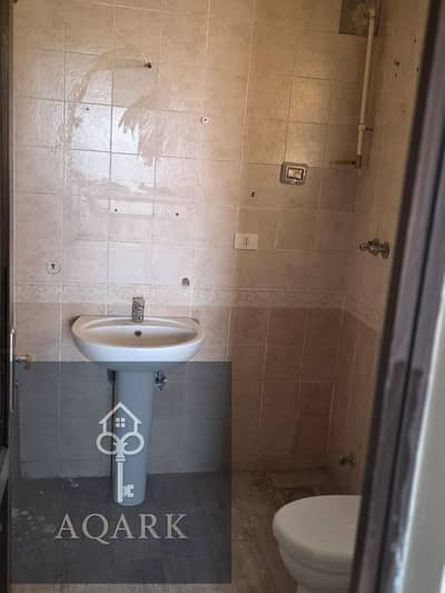 196 m for rent in Al Rehab, distinguished location, 4 rooms