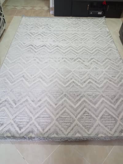 2سجاد استعمال شهرين شبه جديد مقاس 2 فى 3 و 160فى220