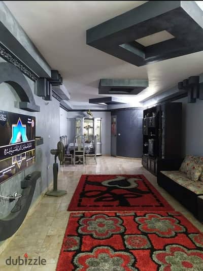 For daily and monthly rent, a furnished apartment near the Maadi Corniche, second row next to the International Salam Hospital consisting of three bedrooms and a reception, 2 bathrooms, and a kitchen with air conditioning and Wi-Fi.