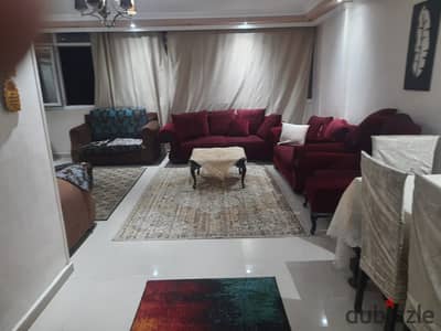 Furnished apartment for rent in Zahraa Al Maadi Darna, Saada Street, consisting of three bedrooms, 2 reception areas, 2 bathrooms, and an air-conditioned kitchen with Wi-Fi and natural gas, on the second floor with an elevator in a prime location