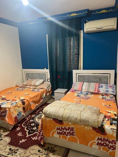 شقة مفروشة للإيجار زهراء المعادي الشطر الثامن تتكون من اثنين غرفه نوم و ريسبشن وحمام ومطبخ دور ثامن اسانسير