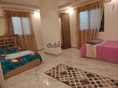 Furnished apartment for rent steps from the Maadi Corniche, Torra and Al-Shorouk Club. Super Lux, consisting of three bedrooms and reception, 2 bathrooms, and a kitchen with 2 air conditioners. It has five beds and all amenities, tenth floor, elevator, side Nile view. For contact, display phone number.