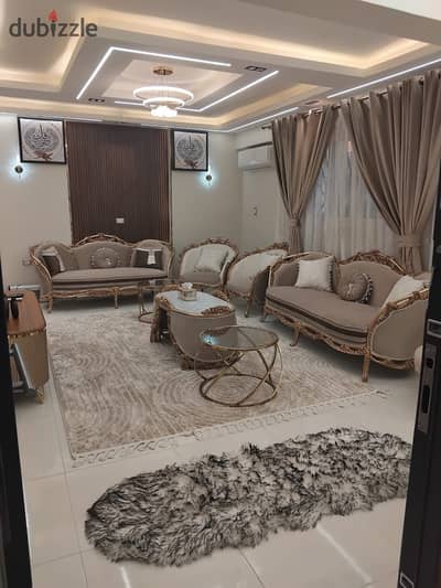 Furnished hotel apartment for rent 6 October, the fourth district next to Royal International School 2 bedrooms and a bathroom with a private entrance. First residence, starting from a week today 1500. The apartment has a private entrance with a garden and is still the first residence. All contents and furniture are new, gas supply, 2 screens 65 inches, 4 air conditioners, 2 bathrooms, and the kitchen is fully equipped.