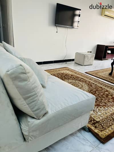 Furnished apartment for rent, Corniche Al Maadi, Torrah, Al Ikhya Towers, Al Shurtah, consisting of three bedrooms, a reception, 2 bathrooms, and a kitchen near the metro station