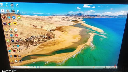 كمبيوتر بكرت شاشه داخلي  للبيع او تبيديل مع لاب توب مع دفع الفرق