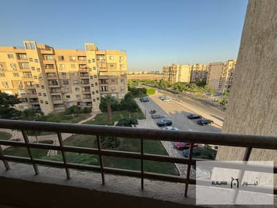 شقة 124 متر للبيع في مدينتي B6 بالقرب من الخدمات .