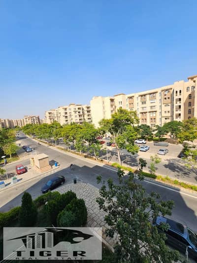 Apartment for sale in my city, 135m in B3 at a very attractive price, an area of 135 meters, repeated floor on the street, consisting of 3 bedrooms and 2 bathrooms, in front of services and the mosque, super lux finishing, a distinctive location, a surprise price, cash payment, ready for living, contact by phone or WhatsApp 01002715806