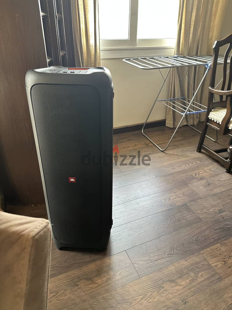 JBL party box 1000 premium almost new 3