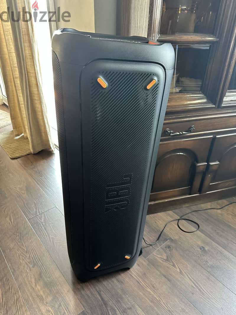 JBL party box 1000 premium almost new 6