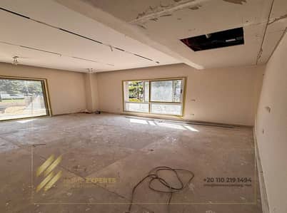 First use Twin House with kitchen & ACs in Hyde Park