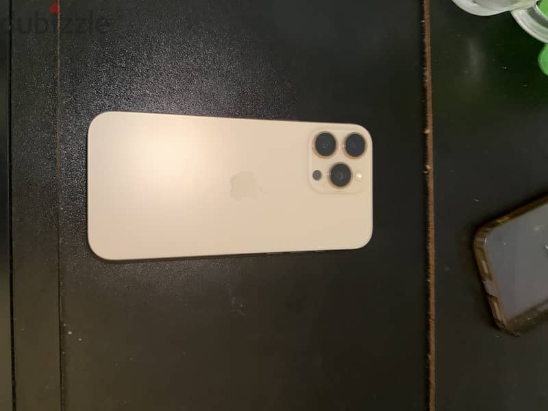 iPhone 16 pro max 4