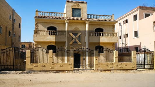 Prime Elevated Villa in alyasmine compound shiekh zayed | 700 sqm Built-Up Area on 504 sqm Land | 2 Duplexes + Apartments + Roof