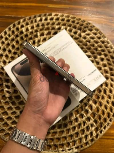 آبل - آيفون 15 برو