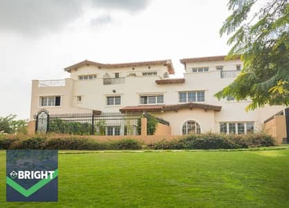 Best-Priced corner villa 316m - 5 bedrooms - fully finished with AC's -direct on boket - under market price-in Hyde Park New Cairo