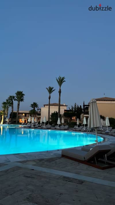 Direct sea-view chalet (119 sqm) for sale with a 10% down payment in Ras El Hekma, North Coast; fully finished and equipped with air conditioning.