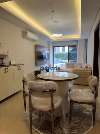 سويت أرضي بحديقة خاصة للإيجار بأبراج ZED West الشيخ زايد. غرفة+ريسبشن+حمام+مطبخ. سكن فندقي للعائلات 55k شهري.