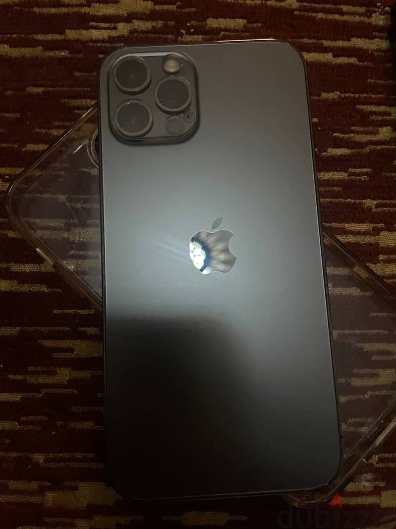 iphone 12 pro و samsung note 8 1