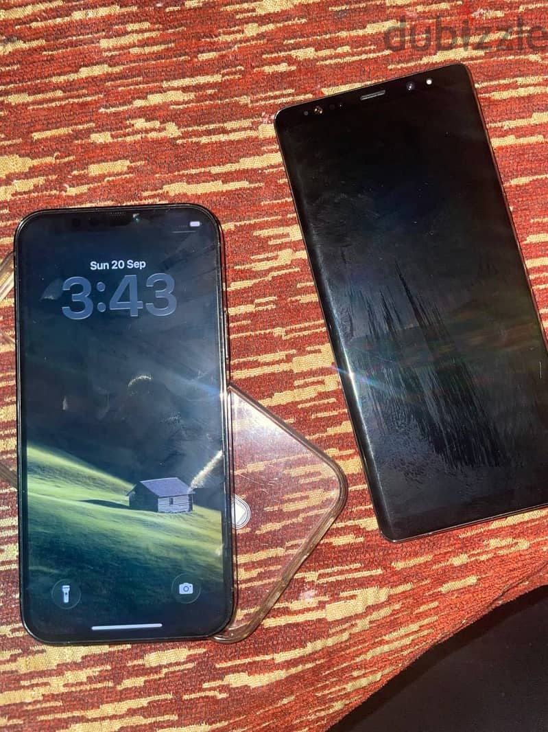 iphone 12 pro و samsung note 8 4