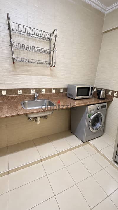 شقة للإيجار في البنفسج عمارات - 165 متر _ 3 غرف - 2 حمام- مطبخ كبير