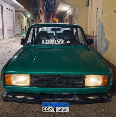 Lada 2105 روسي