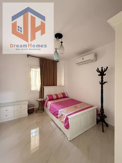 Furnished apartment on the ground floor in B12