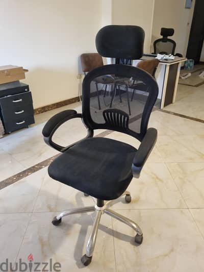 كرسى مكتب اسود
